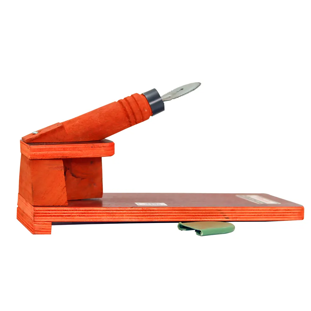 COCONUT SCRAPPER WOODEN